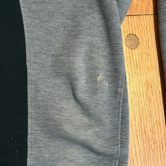 Nike women’s medium Gray and Black Joggers ankle length - Picture 2 of 4